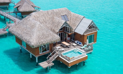 Suite Pilotis Prestige Brando avec piscine